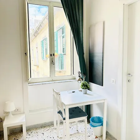 בית הארחה Residenza Caracciolo נאפולי